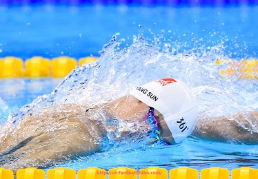 足球直播-火箭队总经理范甘迪执教时期回顾与评价